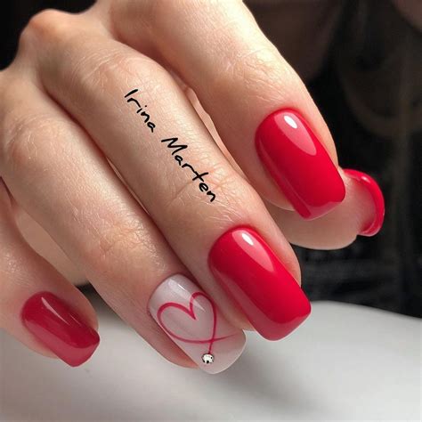 colore unghie rosso